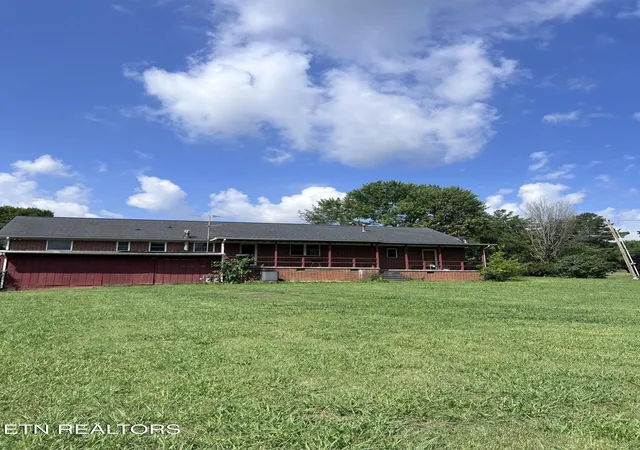3rd image of 1448/1448B Louisville Rd, Alcoa, TN 37701 | MLS# 1345971
