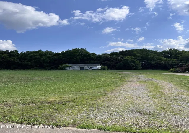 4th image of 1448/1448B Louisville Rd, Alcoa, TN 37701 | MLS# 1345971