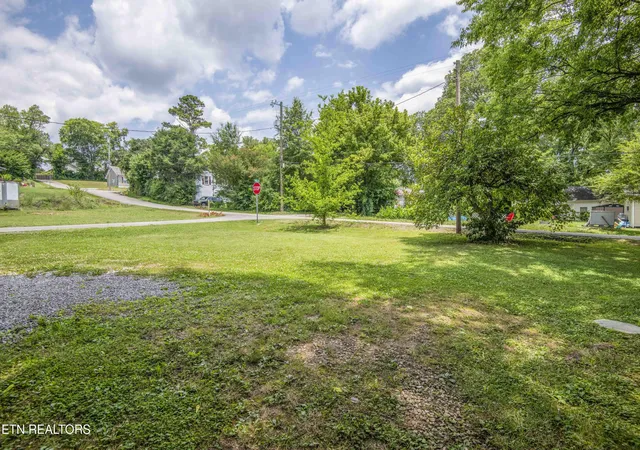 Homes for sale in Clinton, TN | 912 Medaris St, Clinton, TN 37716 | MLS# 1345948