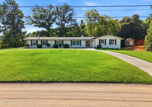 Photo 1 of Sale Pending at 204 Norfolk Dr, Knoxville, TN 37922 | MLS# 1346388 | Listing updated on 2026-09-16