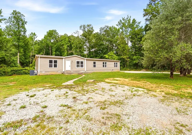Homes for sale in Wartburg, TN | 2919 Morgan County Hwy, Wartburg, TN 37887 | MLS# 1346417