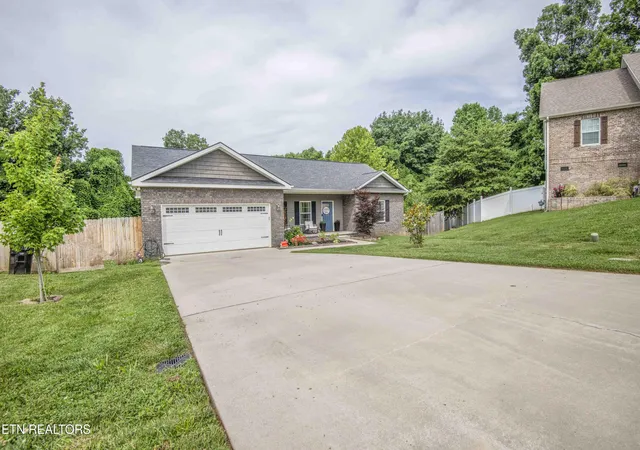 3rd image of 2000 Country Brook Ln, Knoxville, TN 37921 | MLS# 1345939