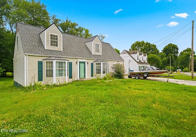 Photo 2 of Single family home for sale at 1830 Longcress Dr, Knoxville, TN 37918 | MLS# 1345953 | Listing updated on 2026-07-20