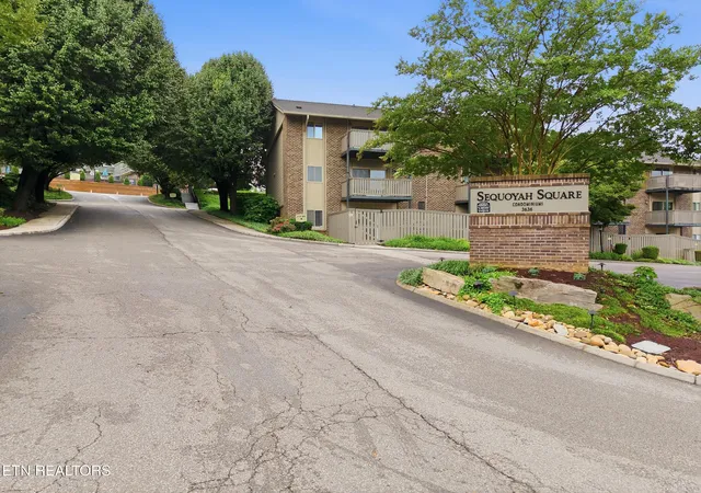 4th image of 3636 Taliluna Ave, Knoxville, TN 37919