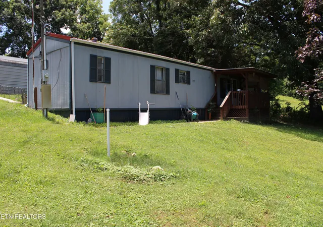 Homes for sale in Jacksboro, TN | 166 Andrew Ln, Jacksboro, TN 37757 | MLS# 1346293