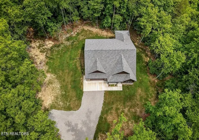3rd image of 1507 E Overlook Rd, Monterey, TN 38574 | MLS# 1346132