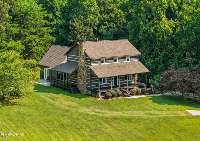 Photo 3 of Single family home for sale at 6039 Lindrick Ln, Maryville, TN 37801 | MLS# 1346532 | Listing updated on 2026-07-01