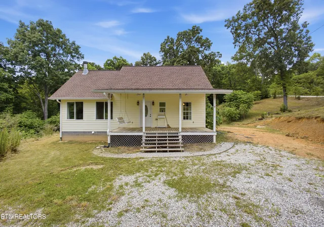 Homes for sale in Harriman, TN | 230 Windcrest Ln, Harriman, TN 37748 | MLS# 1345975