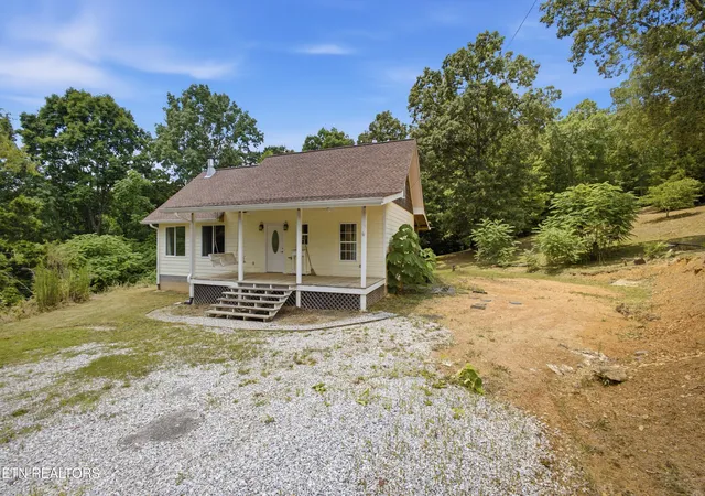 Homes for sale in Harriman, TN | 230 Windcrest Ln, Harriman, TN 37748 | MLS# 1345975