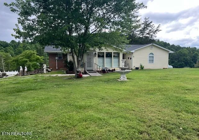 Homes for sale in Jacksboro, TN | 134 Old Pinecrest Ln, Jacksboro, TN 37757 | MLS# 1347159