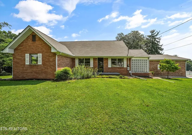 Homes for sale in Knoxville, TN | 8124 Bell Rd, Knoxville, TN 37938 | MLS# 1346609