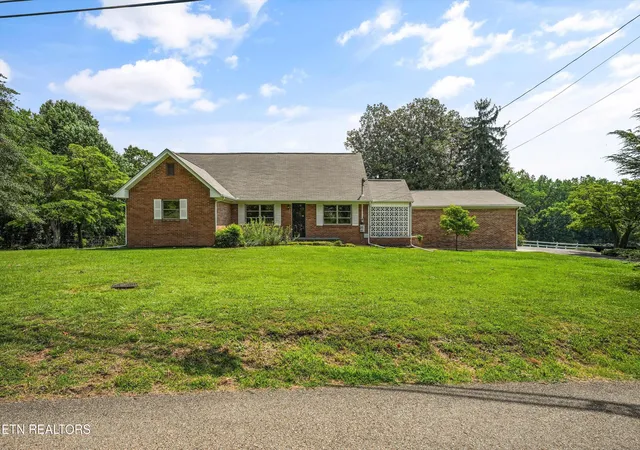 Homes for sale in Knoxville, TN | 8124 Bell Rd, Knoxville, TN 37938 | MLS# 1346609