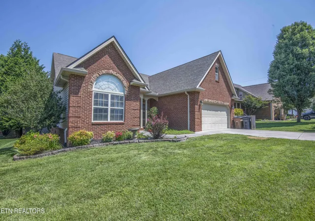 Homes for sale in Knoxville, TN | 5551 Meadow Wells Dr, Knoxville, TN 37924 | MLS# 1346142