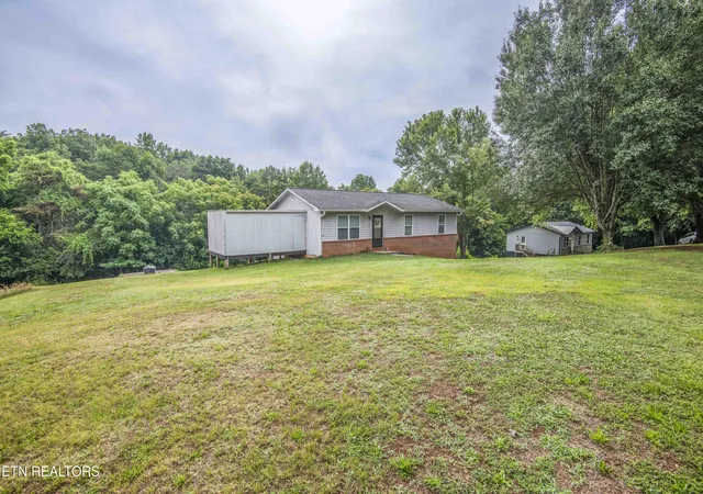 Homes for sale in Loudon, TN | 153 Trail View Dr, Loudon, TN 37774 | MLS# 1346020