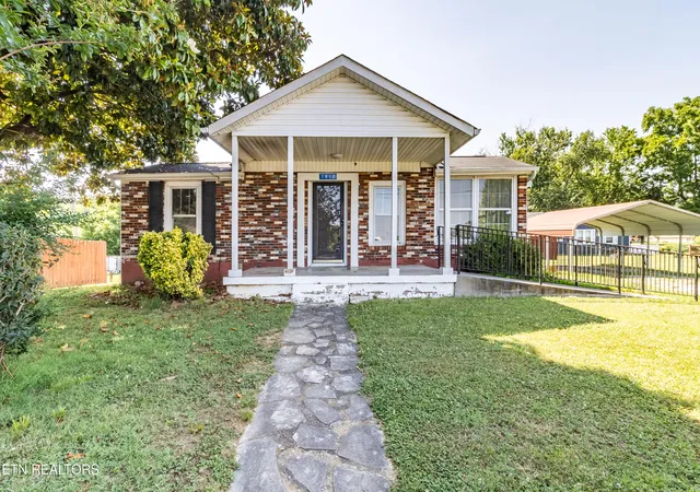 1st image of 1812 Brook Ave, Maryville, TN 37801 | MLS# 1346147