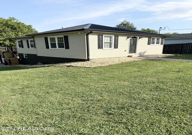 3rd image of 925 Medaris St, Clinton, TN 37716 | MLS# 1345993