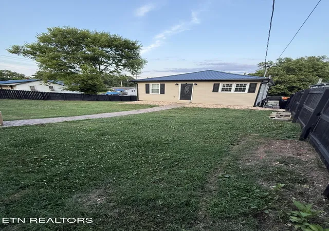 5th image of 925 Medaris St, Clinton, TN 37716 | MLS# 1345993