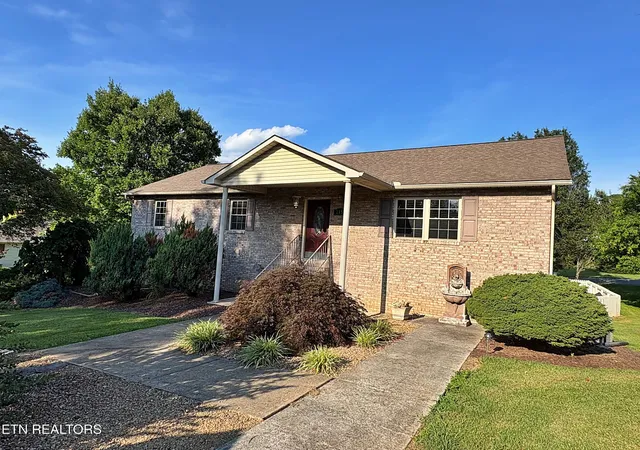 Homes for sale in Cumberland Gap, TN | 215 Courtney Cir, Cumberland Gap, TN 37724 | MLS# 1346026