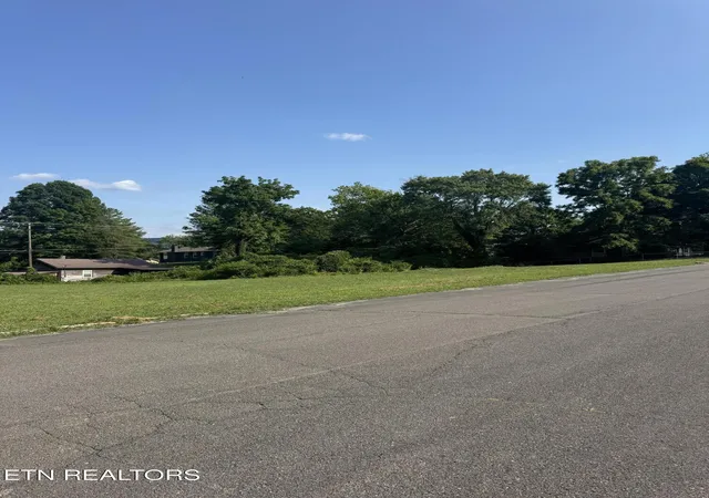 Homes for sale in Etowah, TN | 947 Ac Washington Ave, Etowah, TN 37331 | MLS# 1346024