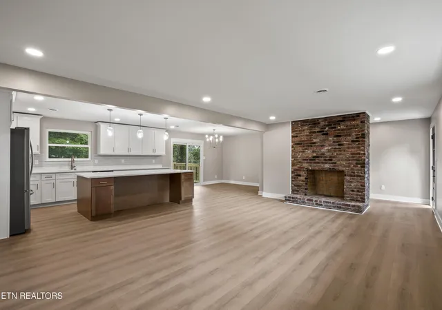 Photo 4 of Single family home for sale at 901 Midsouth Rd, Knoxville, TN 37919 | MLS# 1347213 | Listing updated on 2026-09-18