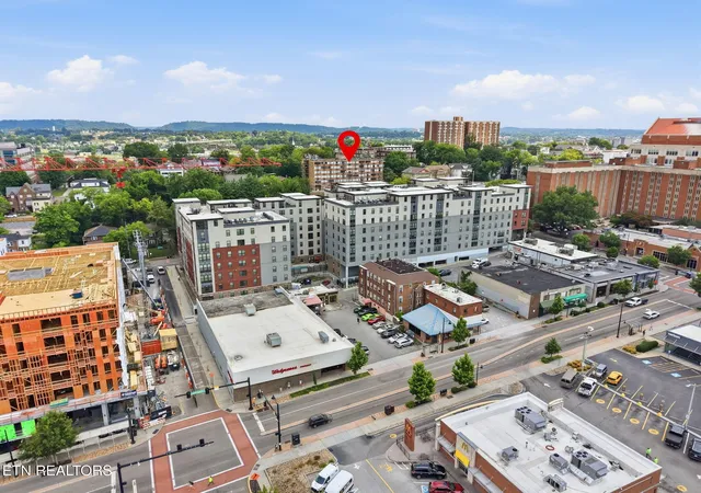 2nd image of 1700 Clinch Ave, Knoxville, TN 37916