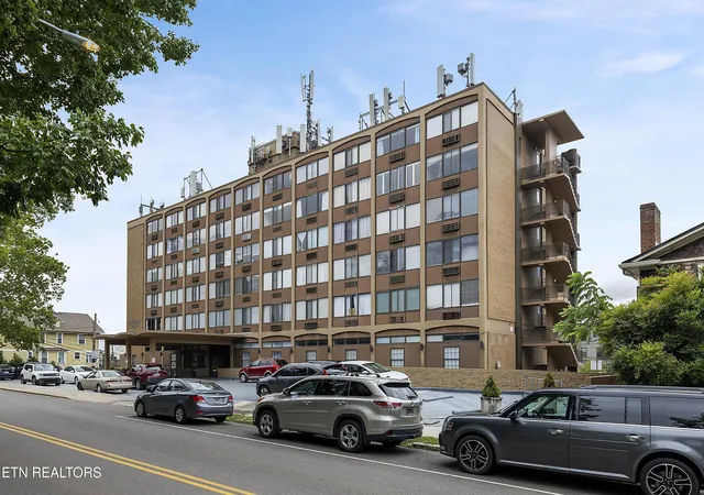 3rd image of 1700 Clinch Ave #411, Knoxville, TN 37916 | MLS# 1346155