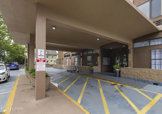 4th image of 1700 Clinch Ave #411, Knoxville, TN 37916 | MLS# 1346155