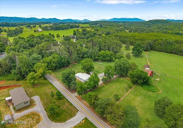 Homes for sale in Tellico Plains, TN | 1091 Fairview Rd, Tellico Plains, TN 37385 | MLS# 1346246