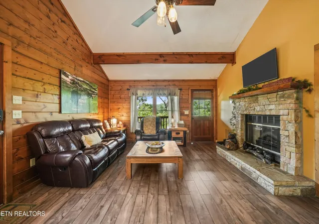 Photo 4 of Single family home for sale at 4403 New Pioneer Tr, Pigeon Forge, TN 37863 | MLS# 1346157 | Listing updated on 2026-06-26