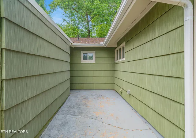 Homes for sale in Knoxville, TN | 1324 Huntington Rd, Knoxville, TN 37919 | MLS# 1346632