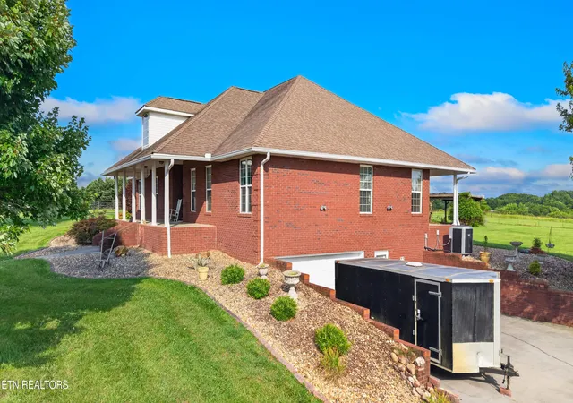 2nd image of 670 Burchfield Rd, Dandridge, TN 37725 | MLS# 1346369