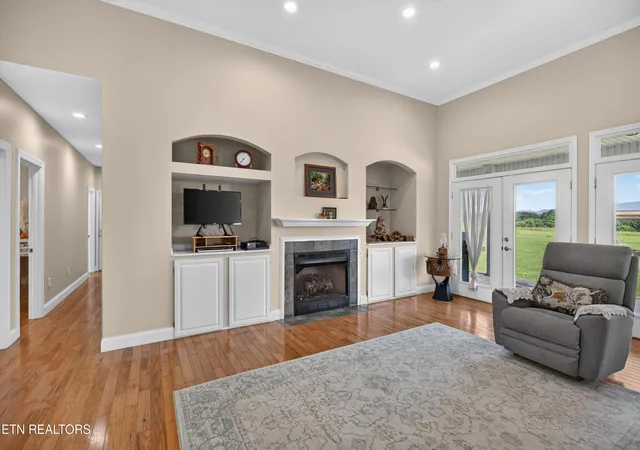 5th image of 670 Burchfield Rd, Dandridge, TN 37725 | MLS# 1346369