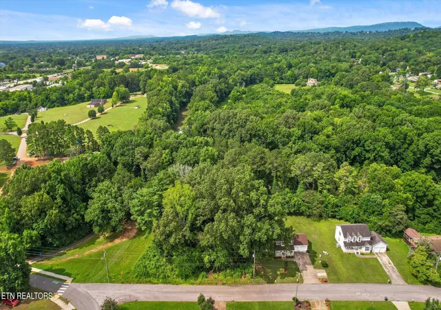 Homes for sale in Chattanooga, TN | 4000 Creekwood Terrace Ln, Chattanooga, TN 37421 | MLS# 1346161