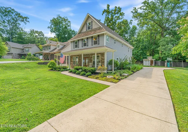 Photo 2 of Single family home for sale at 144 Wakefield Rd, Knoxville, TN 37922 | MLS# 1346206 | Listing updated on 2026-09-14