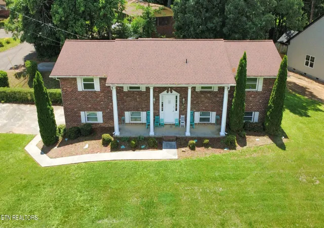 Photo 3 of Sale Pending at 1407 Rosalyn Dr, Knoxville, TN 37914 | MLS# 1346244 | Listing updated on 2026-08-03