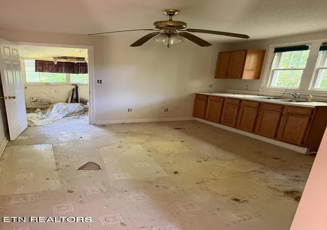 3rd image of 835 Spring Dr, Knoxville, TN 37920 | MLS# 1346320