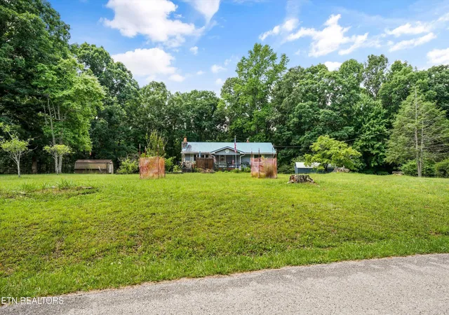 3rd image of 748 Christenson Rd, Deer Lodge, TN 37726 | MLS# 1346269