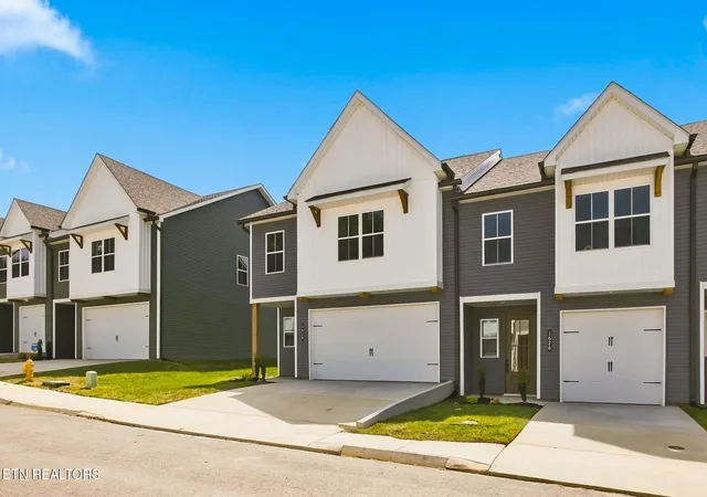 Photo 2 of Sale Pending at 1628 Lateglow Way, Knoxville, TN 37931 | MLS# 1346237 | Listing updated on 2026-08-27