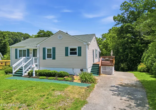 3rd image of 124 Salem Rd, Oak Ridge, TN 37830 | MLS# 1346528