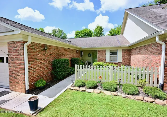3rd image of 703 Dundee Dr, Maryville, TN 37803 | MLS# 1346775