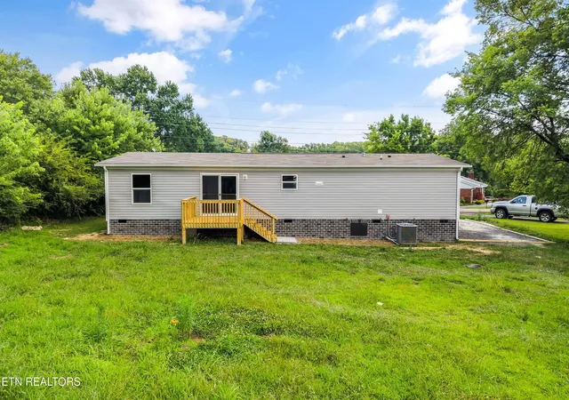 Homes for sale in Knoxville, TN | 4705 Green Meadow Ln, Knoxville, TN 37917 | MLS# 1346225