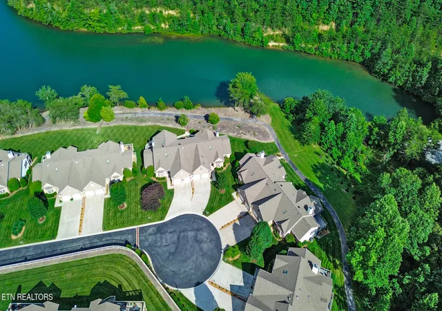 Listing Photo 5 - Condo for sale in building located at 137 Lafayette, Crossville, TN 38558 - Unit #16