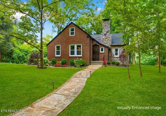 Photo 2 of Sale Pending at 5702 Woodburn Dr, Knoxville, TN 37919 | MLS# 1347061 | Listing updated on 2026-07-23