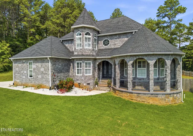 Photo 1 of Single family home for sale at 1712 Grand Pine Point, Maryville, TN 37801 | MLS# 1346264 | Listing updated on 2026-08-23