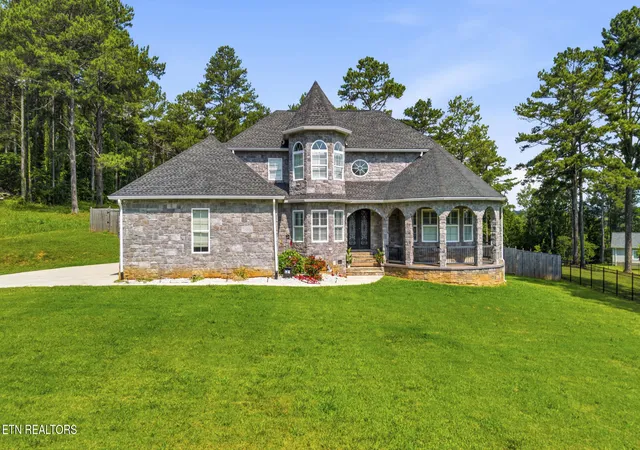 Photo 3 of Single family home for sale at 1712 Grand Pine Point, Maryville, TN 37801 | MLS# 1346264 | Listing updated on 2026-08-23