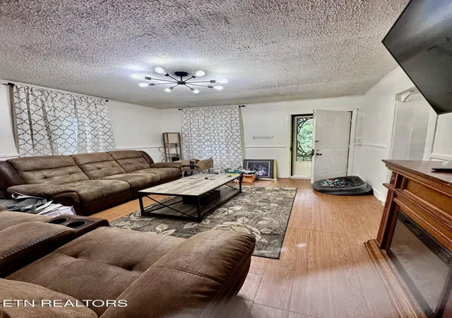 Photo 3 of Single family home for sale at 483 Watauga Ave, Knoxville, TN 37917 | MLS# 1346274 | Listing updated on 2026-08-02