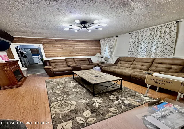 Photo 3 of Single family home for sale at 483 Watauga Ave, Knoxville, TN 37917 | MLS# 1346274 | Listing updated on 2026-08-02