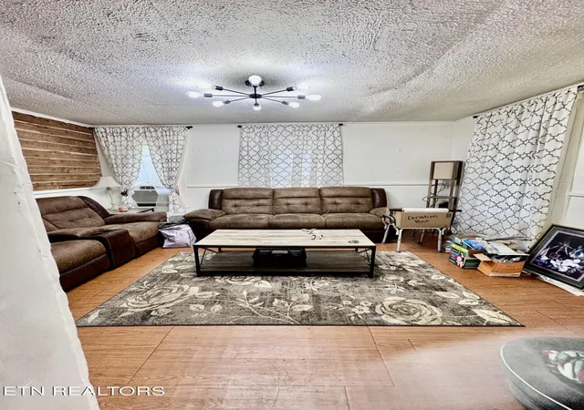 Photo 4 of Single family home for sale at 483 Watauga Ave, Knoxville, TN 37917 | MLS# 1346274 | Listing updated on 2026-08-02