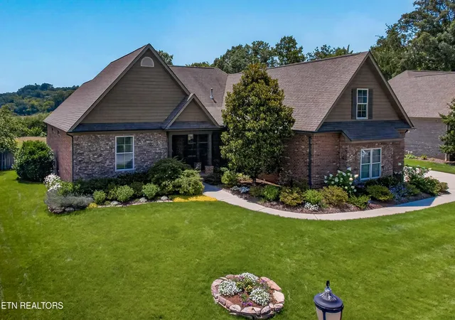 Homes for sale in Lenoir City, TN | 955 Cobblestone Dr, Lenoir City, TN 37772 | MLS# 1347247