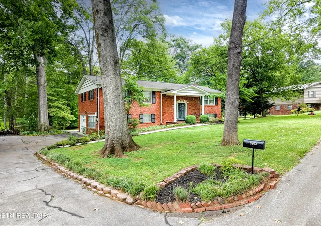 5th image of 8705 Longmeade Dr, Knoxville, TN 37923 | MLS# 1346376